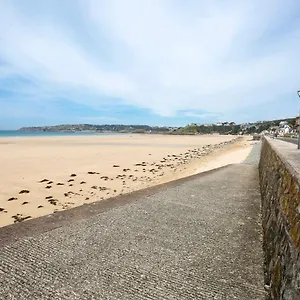 https://la-coquille-appartement-vue-mer.inbrittany.com