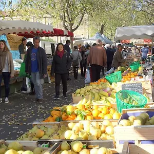 https://arles-haven-le-loft-du-centre.fr-provencehotel.com